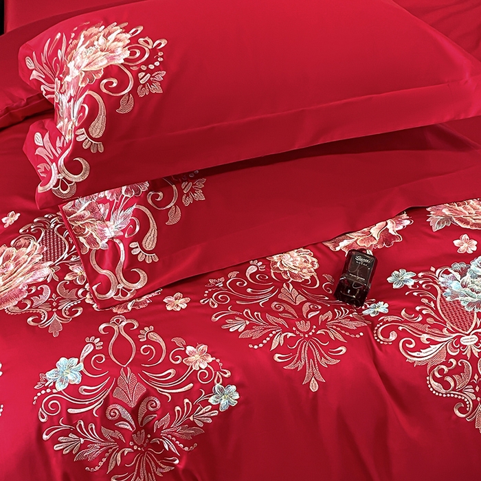 91家纺网 家纺一手货源 找家纺 置顶家纺 2025新款13372全棉拼接刺绣四件套-盛世花悦 盛世花悦-大红