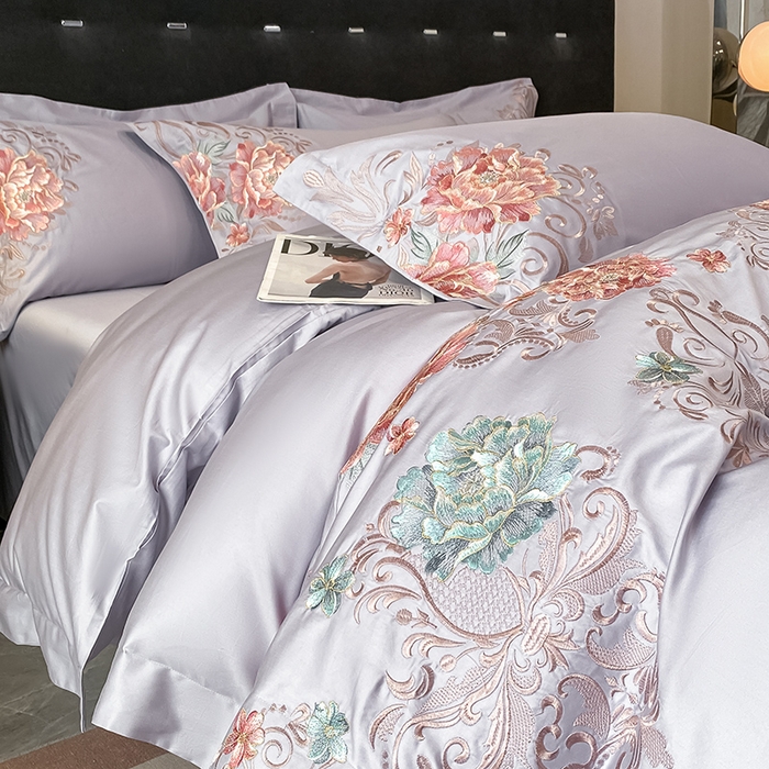 91家纺网 家纺一手货源 找家纺 置顶家纺 2025新款13372全棉拼接刺绣四件套-盛世花悦 盛世花悦-浅紫