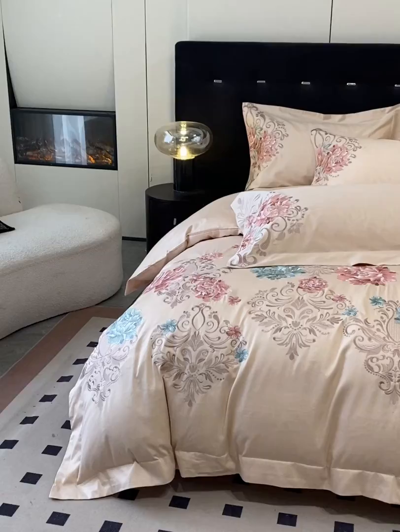 91家纺网 家纺一手货源 找家纺 （总）置顶家纺 2025新款13372全棉拼接刺绣四件套-盛世花悦