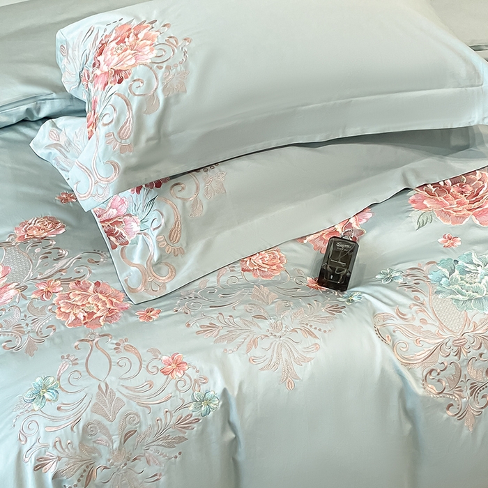 91家纺网 家纺一手货源 找家纺 置顶家纺 2025新款13372全棉拼接刺绣四件套-盛世花悦 盛世花悦-月影蓝