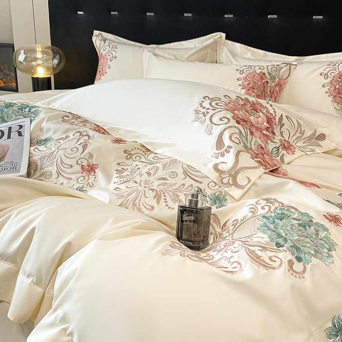 91家纺网 家纺一手货源 找家纺 置顶家纺 2025新款13372全棉拼接刺绣四件套-盛世花悦 盛世花悦-奶昔白