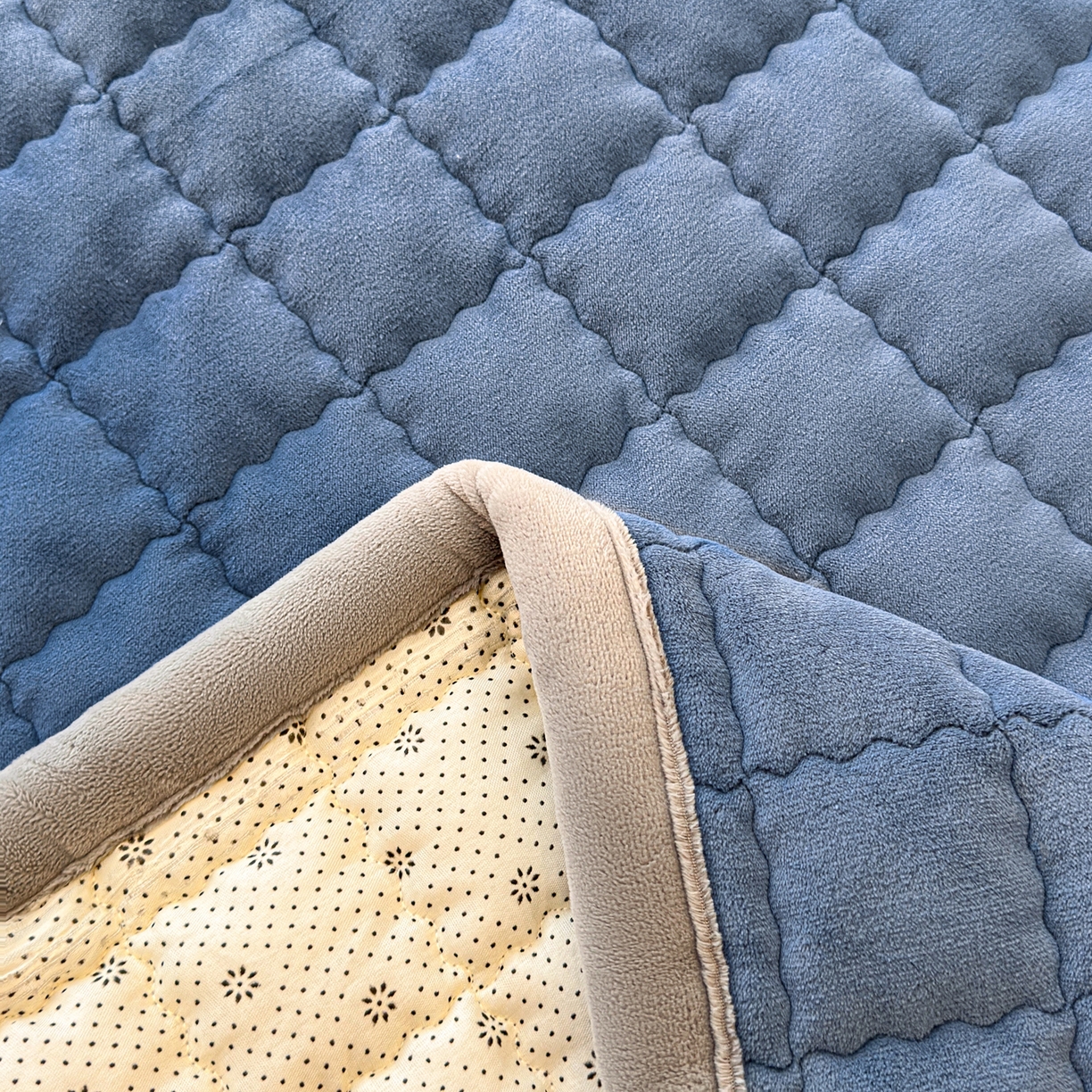 91家纺网 家纺一手货源 找家纺 （总）颜选 2025新款高克重牛奶绒纯色床垫系列