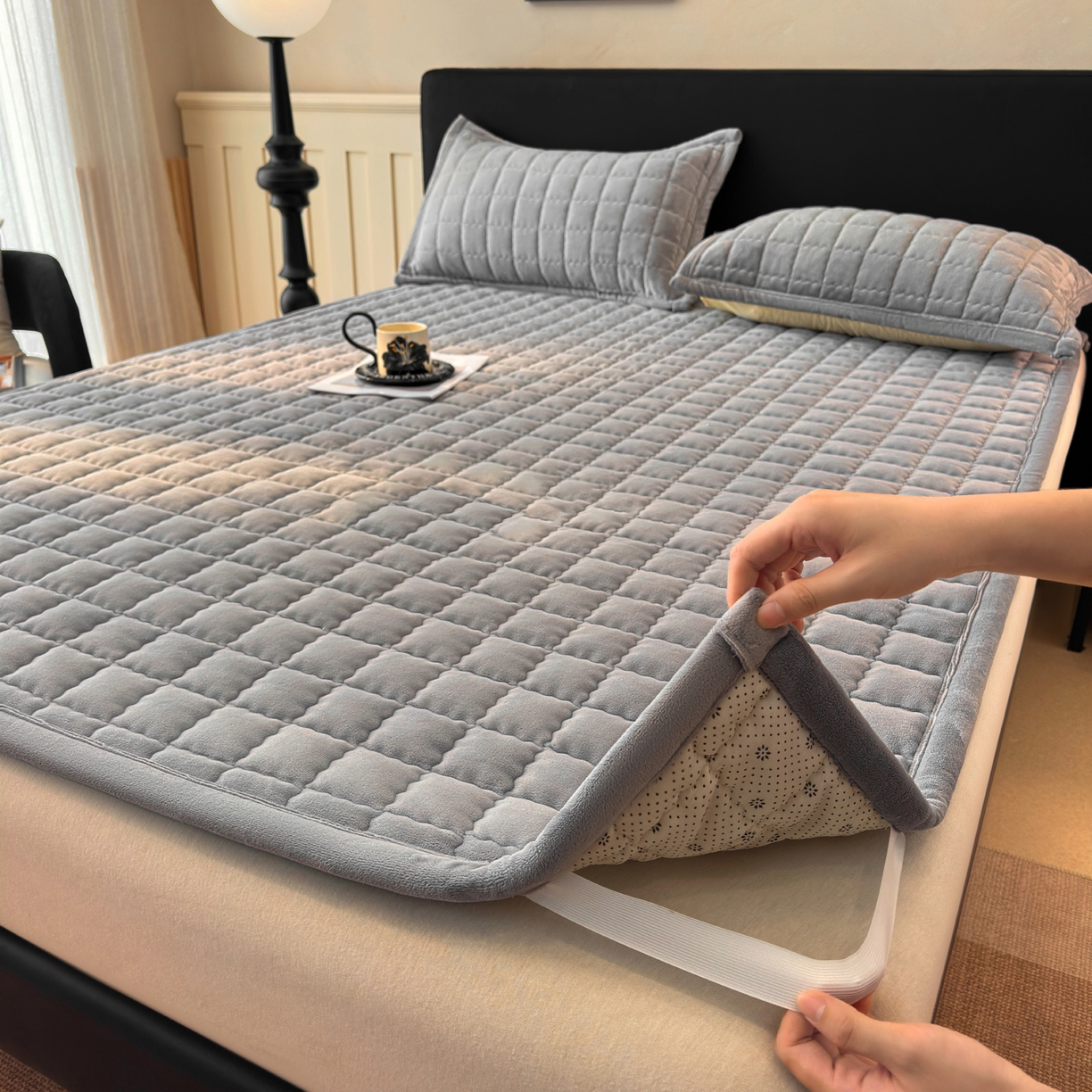 91家纺网 家纺一手货源 找家纺 颜选 2025新款高克重牛奶绒纯色床垫系列 深灰