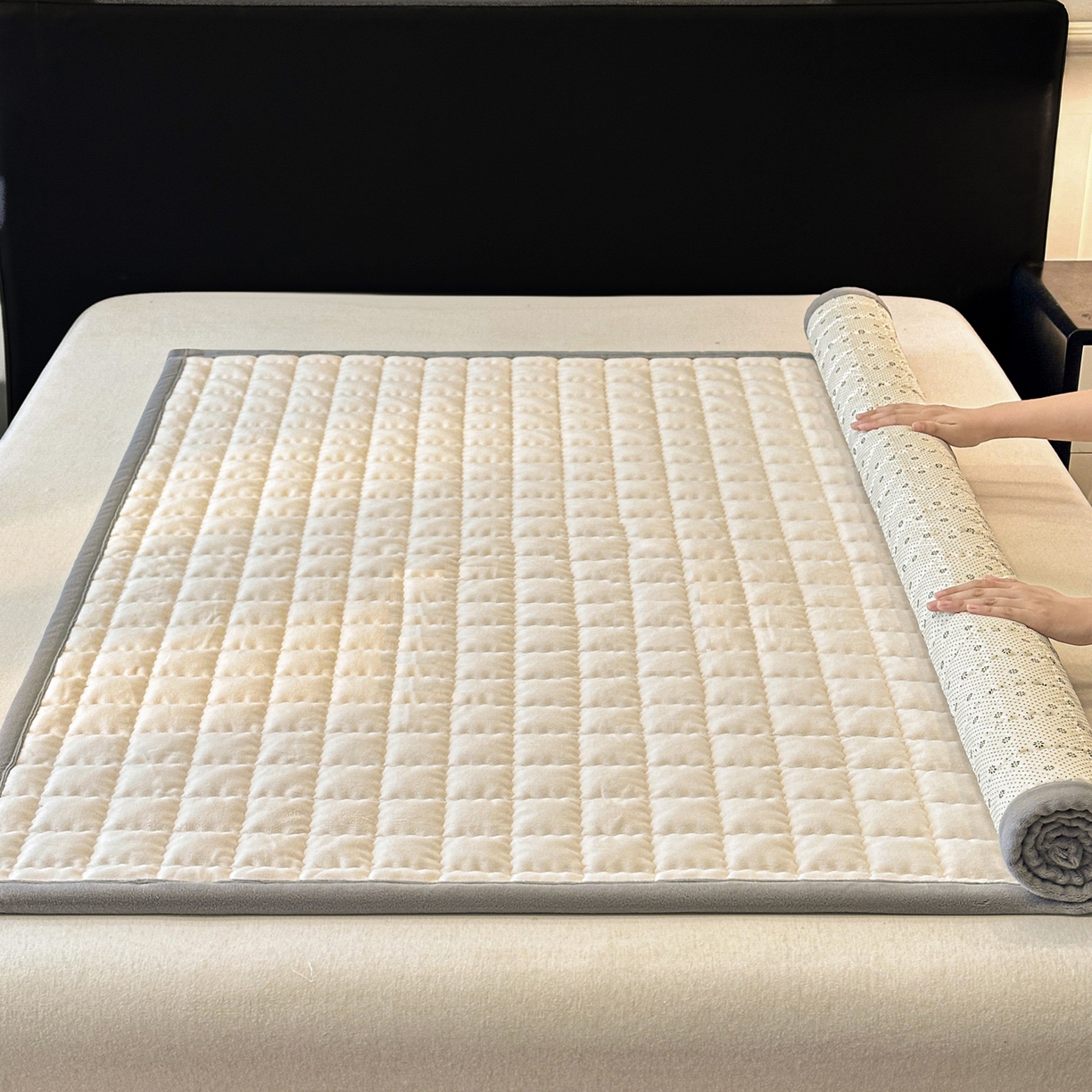 91家纺网 家纺一手货源 找家纺 颜选 2025新款高克重牛奶绒纯色床垫系列 米白