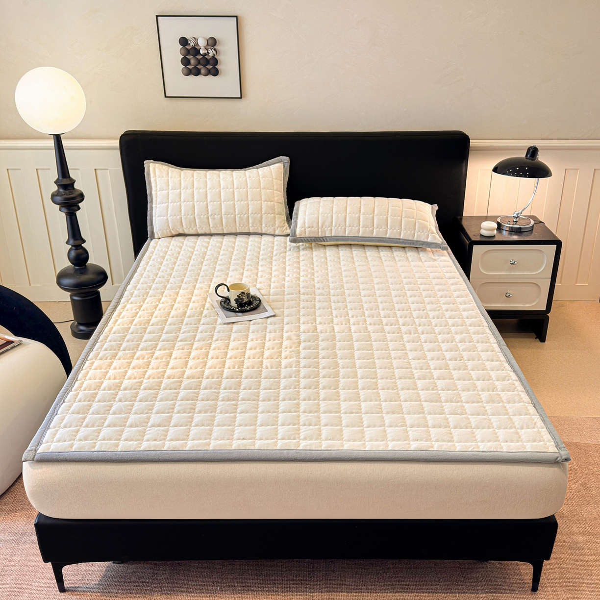 91家纺网 家纺一手货源 找家纺 颜选 2025新款高克重牛奶绒纯色床垫系列 米白