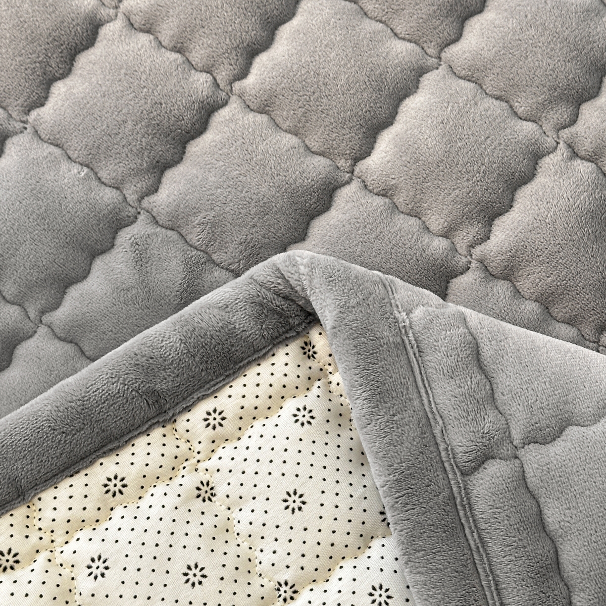 91家纺网 家纺一手货源 找家纺 颜选 2025新款高克重牛奶绒纯色床垫系列 深灰