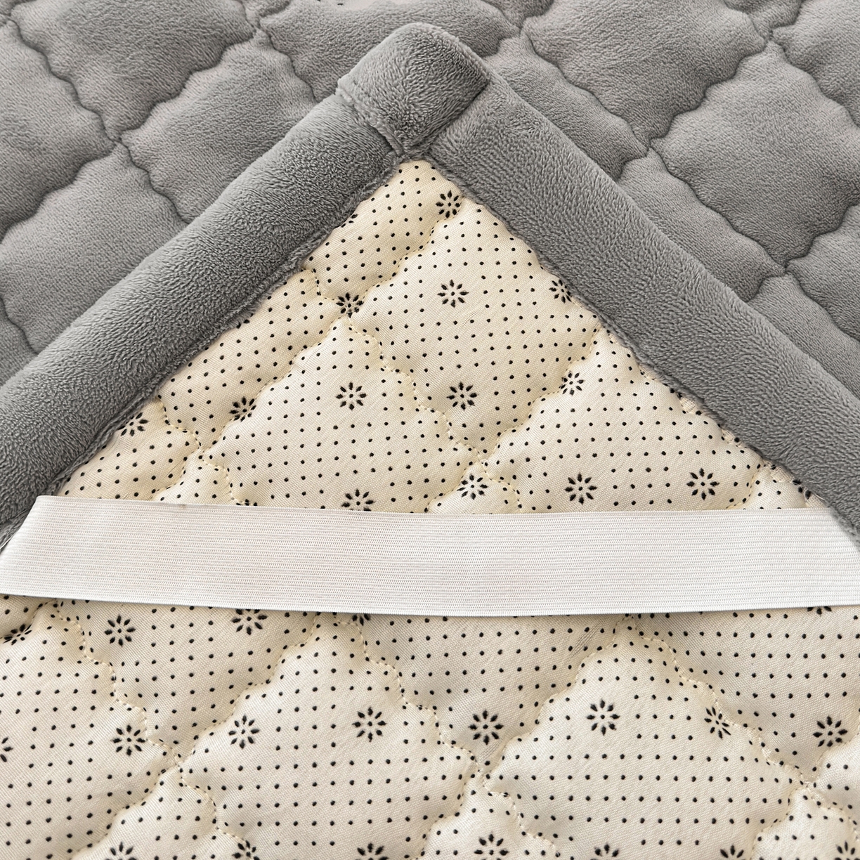 91家纺网 家纺一手货源 找家纺 颜选 2025新款高克重牛奶绒纯色床垫系列 深灰