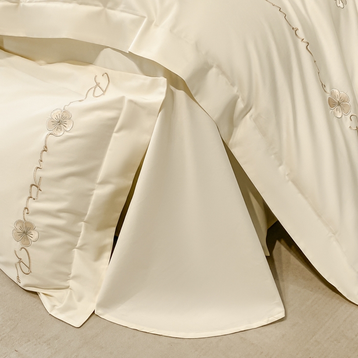 91家纺网 家纺一手货源 找家纺 置顶家纺 2025新款13372全棉刺绣四件套-桃花朵朵开 桃花朵朵开-奶昔白