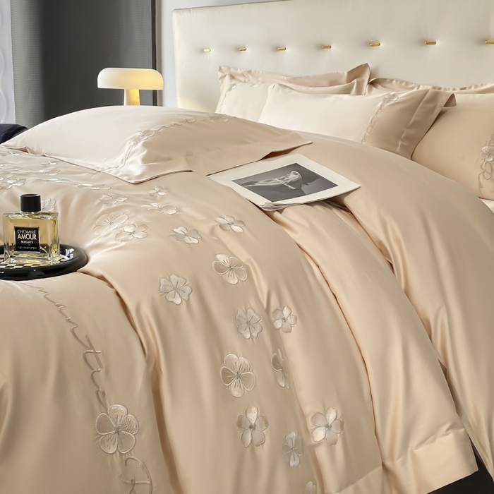 91家纺网 家纺一手货源 找家纺 置顶家纺 2025新款13372全棉刺绣四件套-桃花朵朵开 桃花朵朵开-奶咖