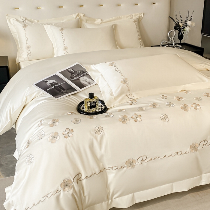 91家纺网 家纺一手货源 找家纺 置顶家纺 2025新款13372全棉刺绣四件套-桃花朵朵开 桃花朵朵开-奶昔白