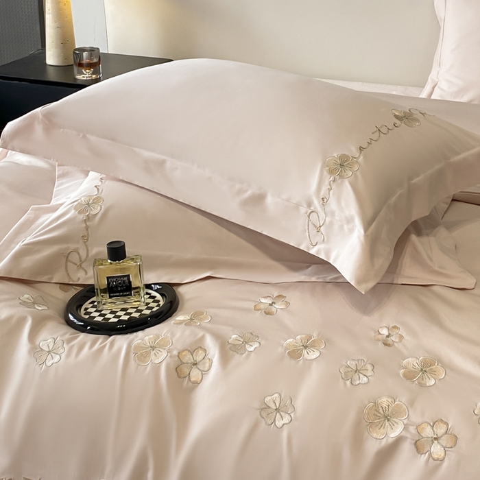 91家纺网 家纺一手货源 找家纺 置顶家纺 2025新款13372全棉刺绣四件套-桃花朵朵开 桃花朵朵开-奶玉色