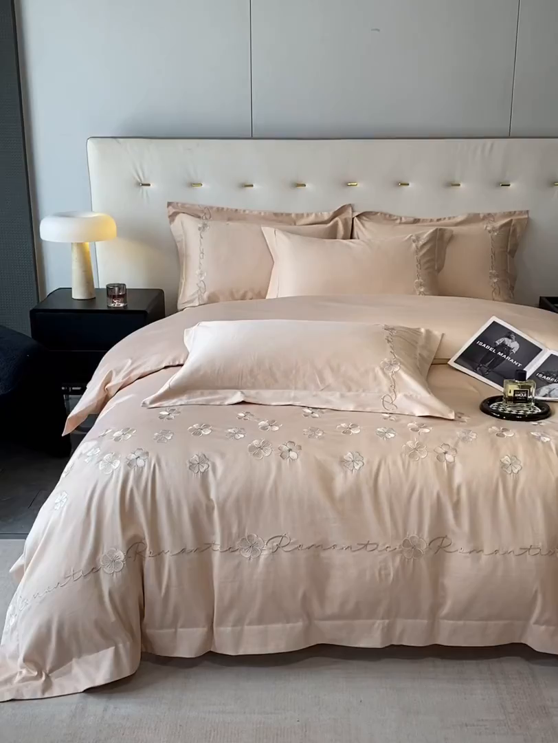 91家纺网 家纺一手货源 找家纺 置顶家纺 2025新款13372全棉刺绣四件套-桃花朵朵开 桃花朵朵开-奶玉色