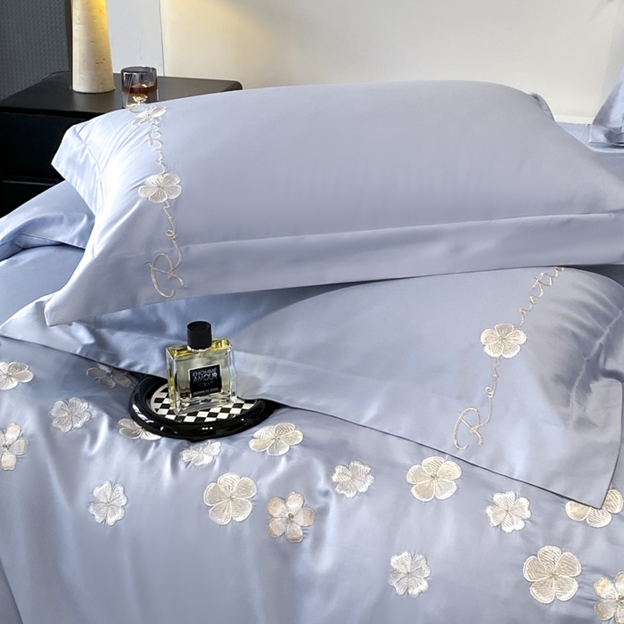 91家纺网 家纺一手货源 找家纺 置顶家纺 2025新款13372全棉刺绣四件套-桃花朵朵开 桃花朵朵开-天蓝