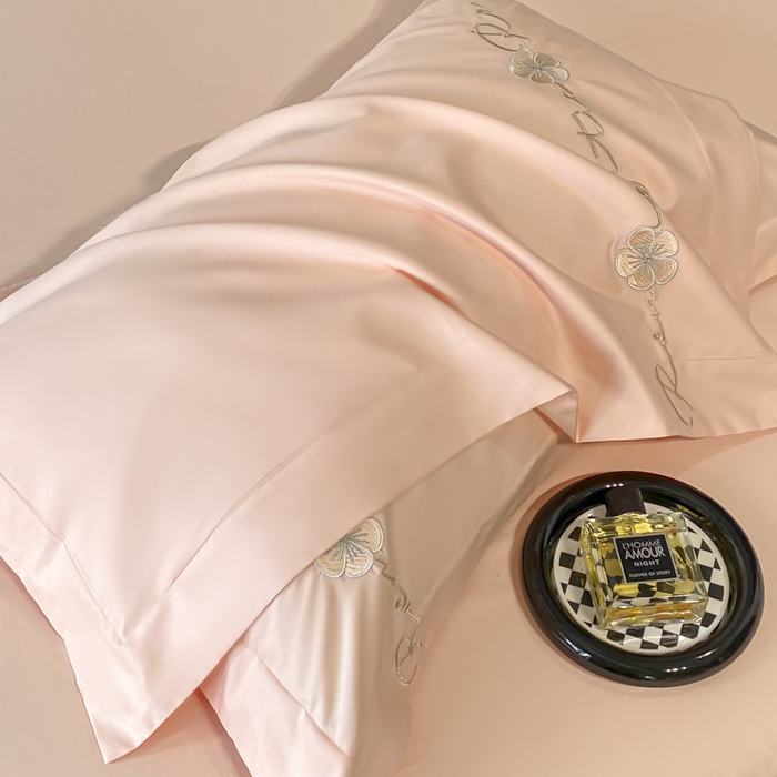 91家纺网 家纺一手货源 找家纺 置顶家纺 2025新款13372全棉刺绣四件套-桃花朵朵开 桃花朵朵开-粉玉