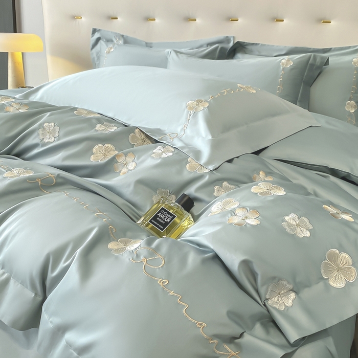 91家纺网 家纺一手货源 找家纺 置顶家纺 2025新款13372全棉刺绣四件套-桃花朵朵开 桃花朵朵开-繁星蓝