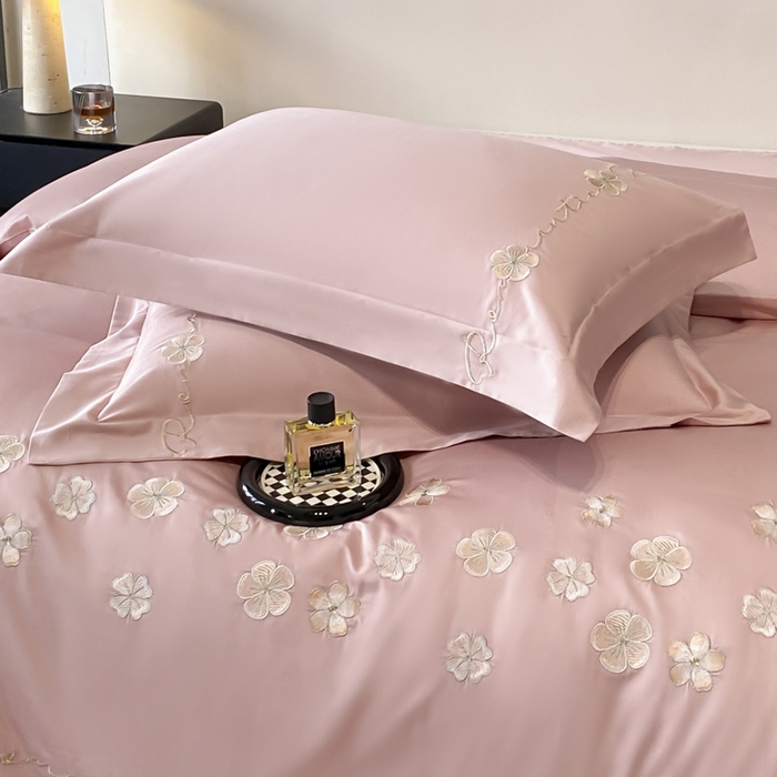 91家纺网 家纺一手货源 找家纺 置顶家纺 2025新款13372全棉刺绣四件套-桃花朵朵开 桃花朵朵开-浅豆沙