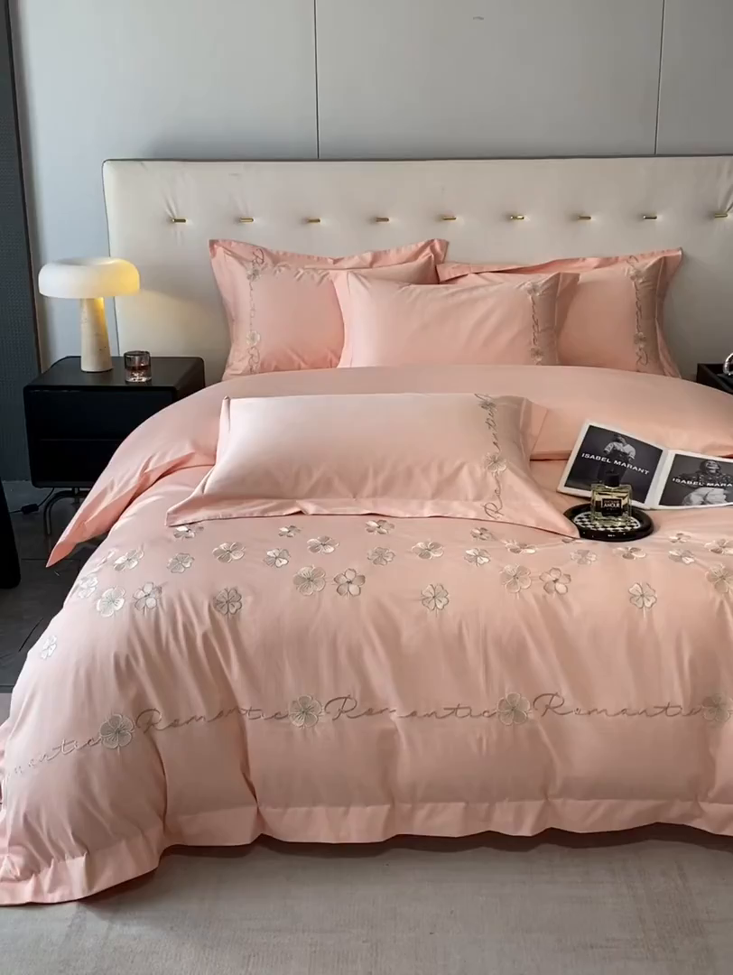 91家纺网 家纺一手货源 找家纺 置顶家纺 2025新款13372全棉刺绣四件套-桃花朵朵开 桃花朵朵开-粉玉