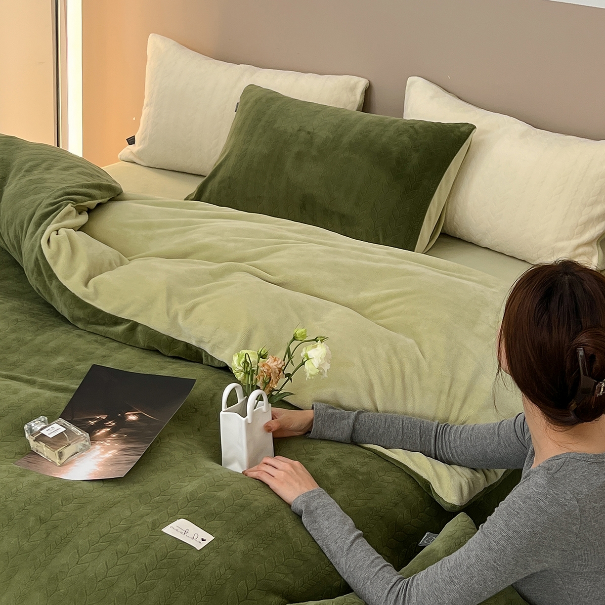 91家纺网 家纺一手货源 找家纺 玉宇阁家居 2025新款230g高克重牛奶绒立体提花雕花四件套-日暮Lorena（168/228/248/248/248/268（券后控价） 床笠款套件可定制（适用于 10-22cm 高床垫）） 日暮