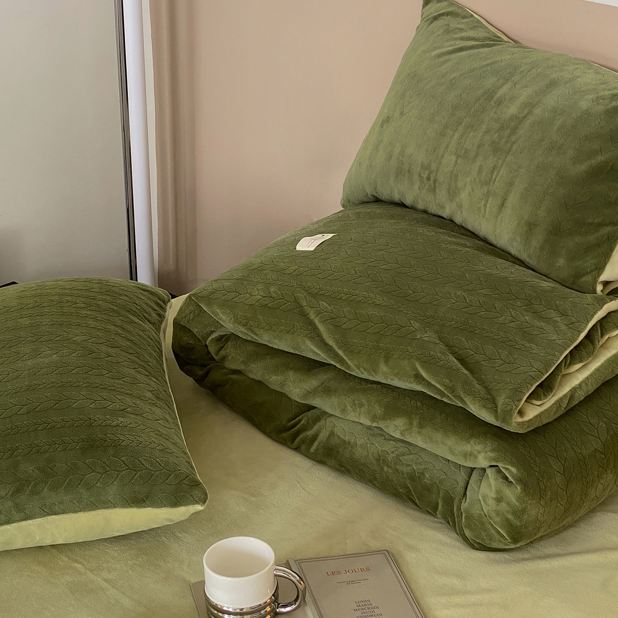 91家纺网 家纺一手货源 找家纺 玉宇阁家居 2025新款230g高克重牛奶绒立体提花雕花四件套-日暮Lorena（168/228/248/248/248/268（券后控价） 床笠款套件可定制（适用于 10-22cm 高床垫）） 日暮