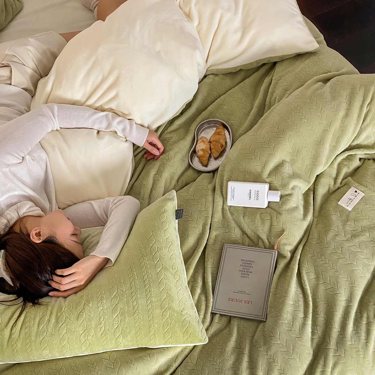 91家纺网 家纺一手货源 找家纺 玉宇阁家居 2025新款230g高克重牛奶绒立体提花雕花四件套-日暮Lorena（168/228/248/248/248/268（券后控价） 床笠款套件可定制（适用于 10-22cm 高床垫）） 日暮