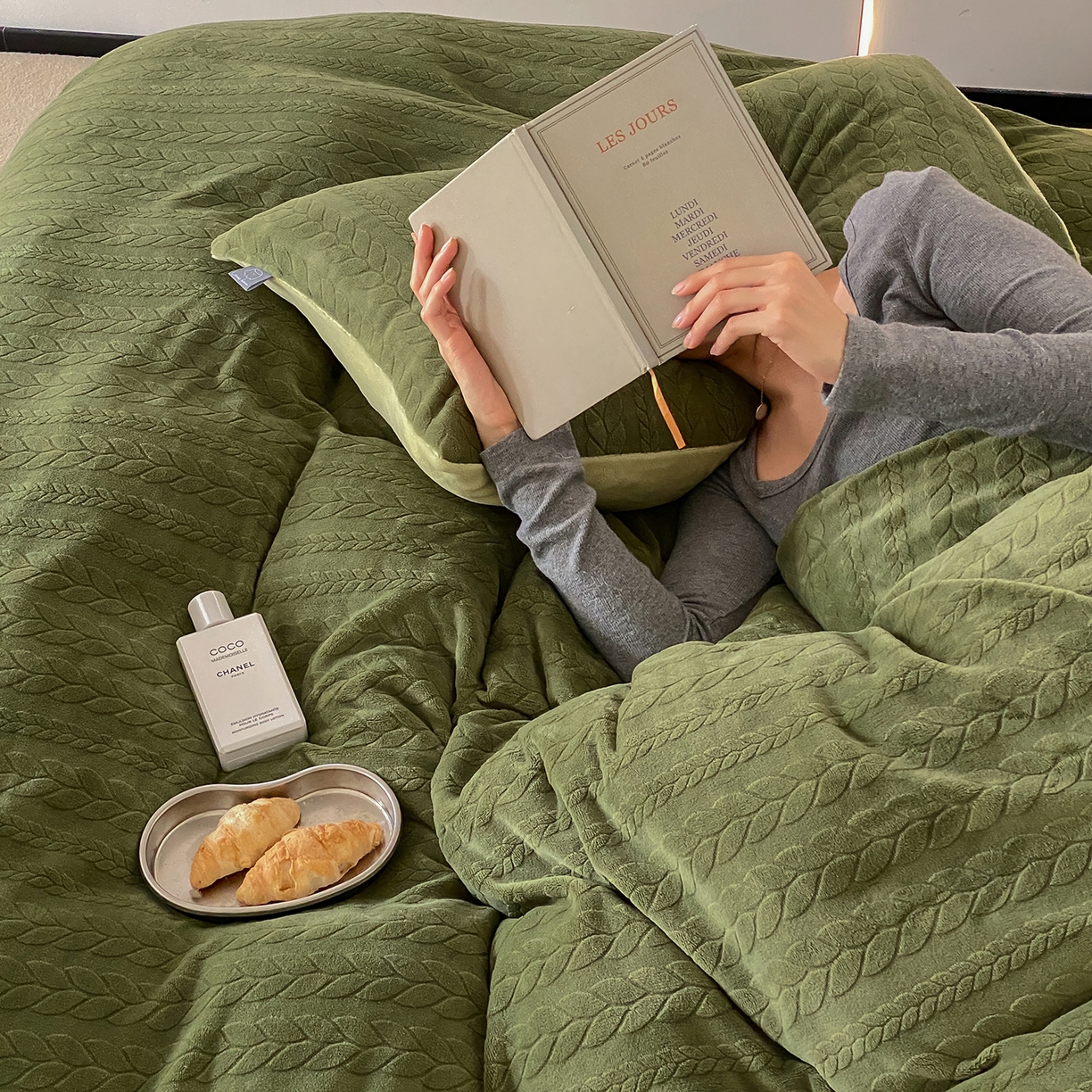 91家纺网 家纺一手货源 找家纺 玉宇阁家居 2025新款230g高克重牛奶绒立体提花雕花四件套-日暮Lorena（168/228/248/248/248/268（券后控价） 床笠款套件可定制（适用于 10-22cm 高床垫）） 日暮