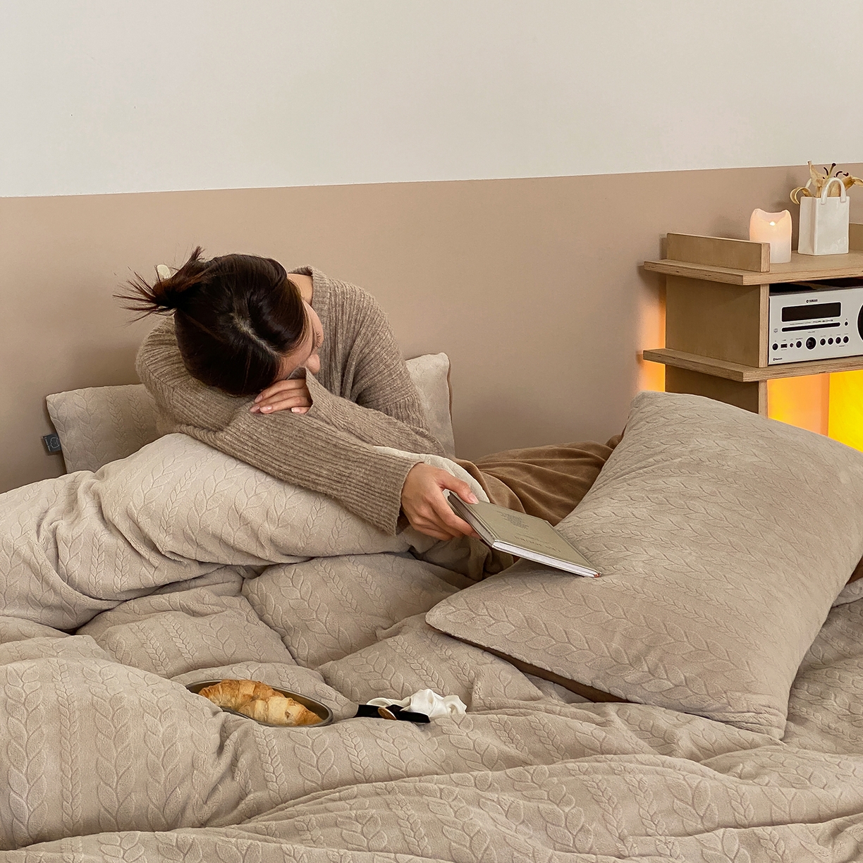 91家纺网 家纺一手货源 找家纺 玉宇阁家居 2025新款230g高克重牛奶绒立体提花雕花四件套-日暮Lorena（168/228/248/248/248/268（券后控价） 床笠款套件可定制（适用于 10-22cm 高床垫）） 日暮