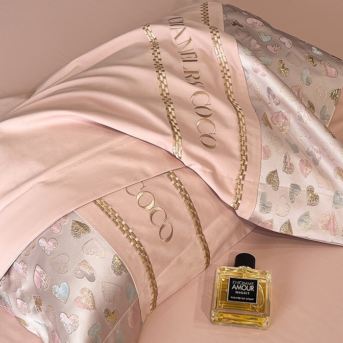 91家纺网 家纺一手货源 找家纺 置顶家纺 2025新款亲肤刺绣四件套-My girl-风格一 My girl-浅豆沙