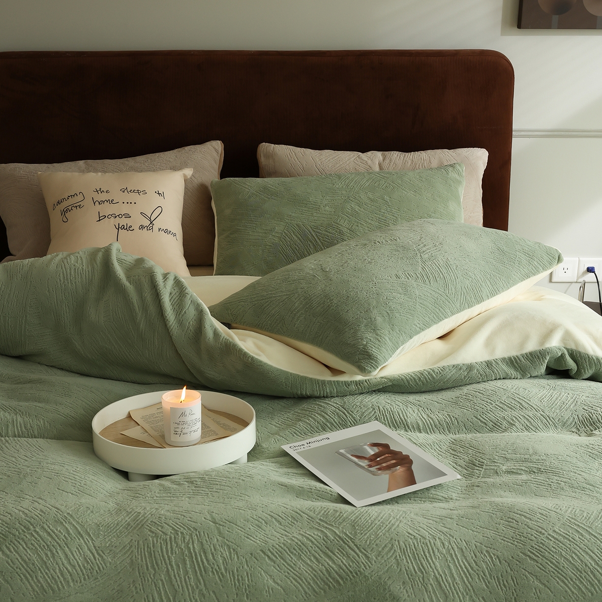 91家纺网 家纺一手货源 找家纺 玉宇阁家居 2025新款230g高克重牛奶绒立体提花雕花四件套-速写（168/228/248/248/248/268（券后控价） 床笠款套件可定制（适用于 10-22cm 高床垫）） 速写-豆蔻绿+杏