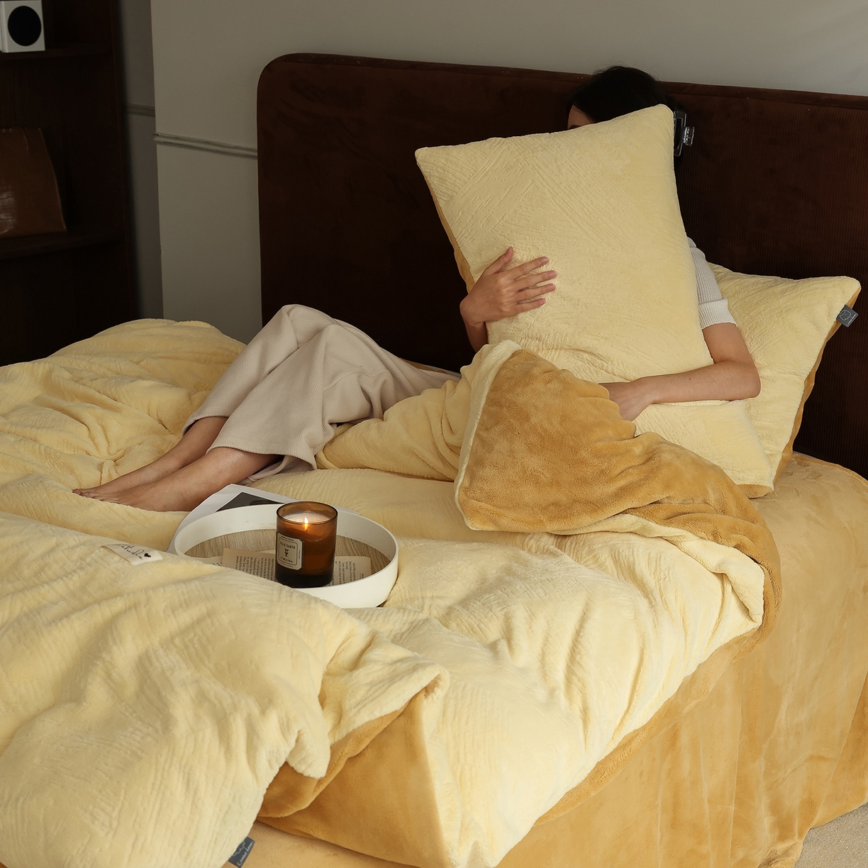 91家纺网 家纺一手货源 找家纺 玉宇阁家居 2025新款230g高克重牛奶绒立体提花雕花四件套-速写（168/228/248/248/248/268（券后控价） 床笠款套件可定制（适用于 10-22cm 高床垫）） 速写-芝士奶黄+