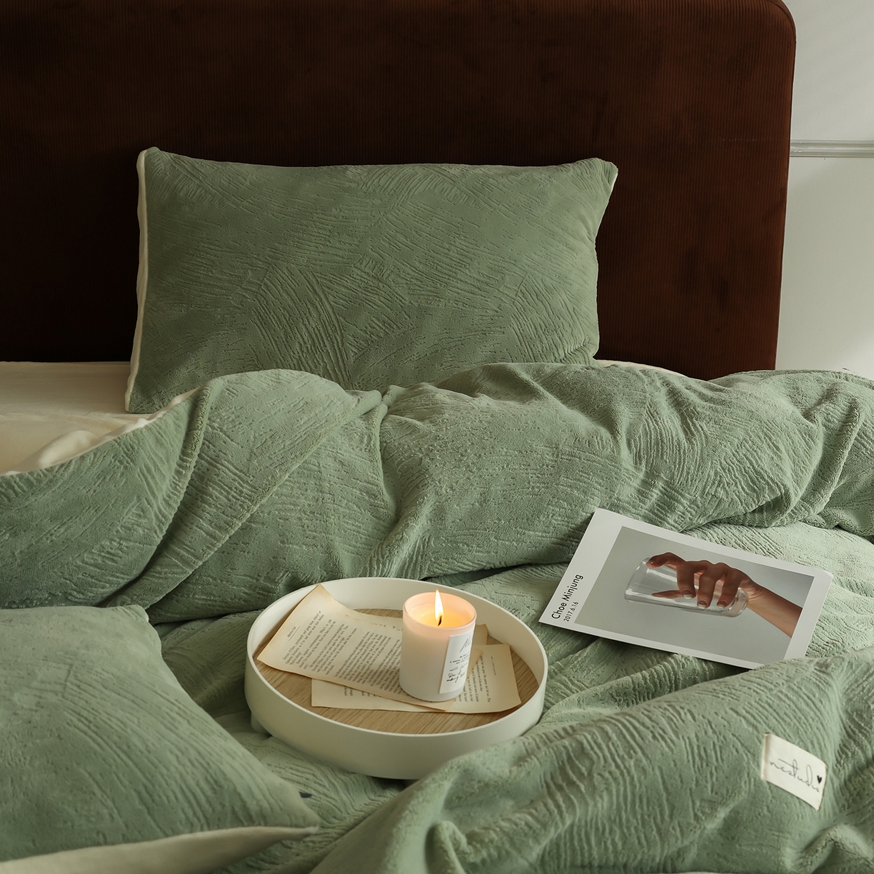 91家纺网 家纺一手货源 找家纺 玉宇阁家居 2025新款230g高克重牛奶绒立体提花雕花四件套-速写（168/228/248/248/248/268（券后控价） 床笠款套件可定制（适用于 10-22cm 高床垫）） 速写-豆蔻绿+杏