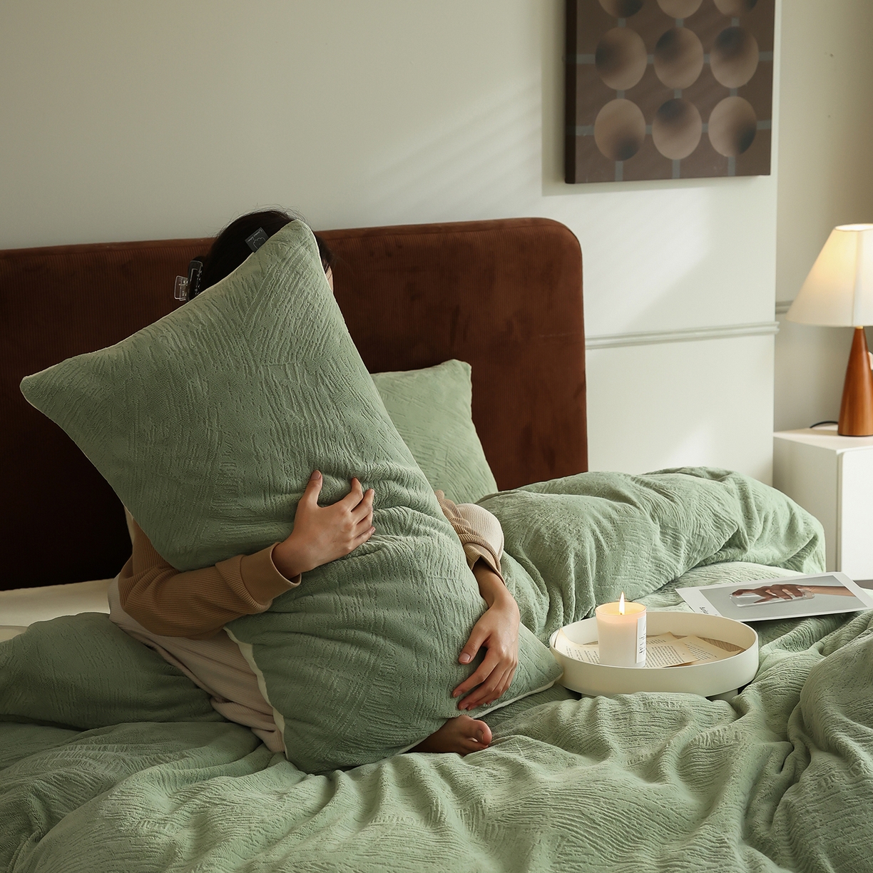 91家纺网 家纺一手货源 找家纺 玉宇阁家居 2025新款230g高克重牛奶绒立体提花雕花四件套-速写（168/228/248/248/248/268（券后控价） 床笠款套件可定制（适用于 10-22cm 高床垫）） 速写-豆蔻绿+杏