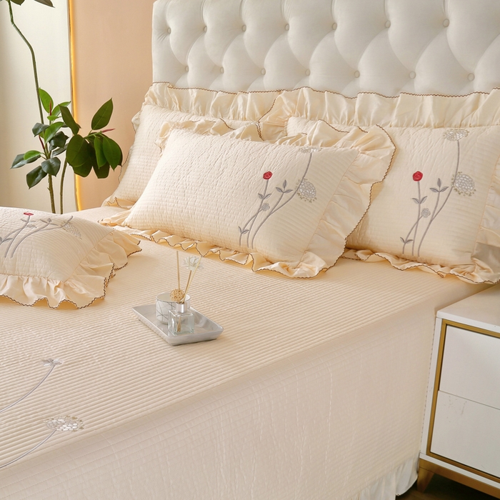 91家纺网 家纺一手货源 找家纺 OL家纺 2025新款全棉夹棉床盖三件套-玫瑰系列 杏仁黄