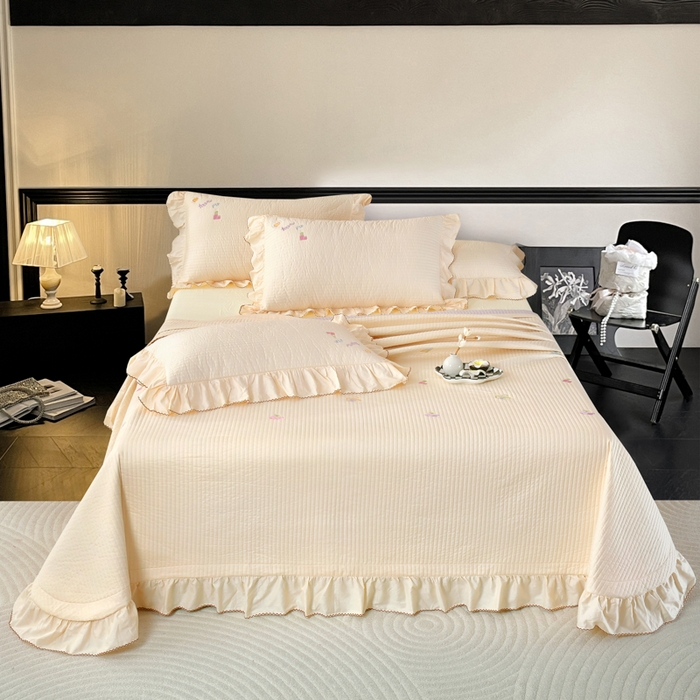 91家纺网 家纺一手货源 找家纺 OL家纺 2025新款全棉夹棉床盖三件套-芭比系列 杏仁黄