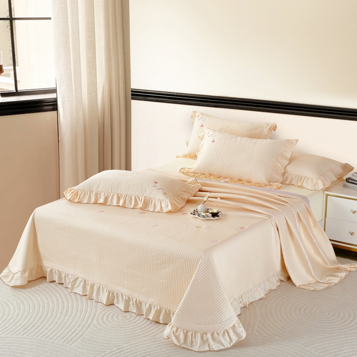 91家纺网 家纺一手货源 找家纺 OL家纺 2025新款全棉夹棉床盖三件套-芭比系列 杏仁黄