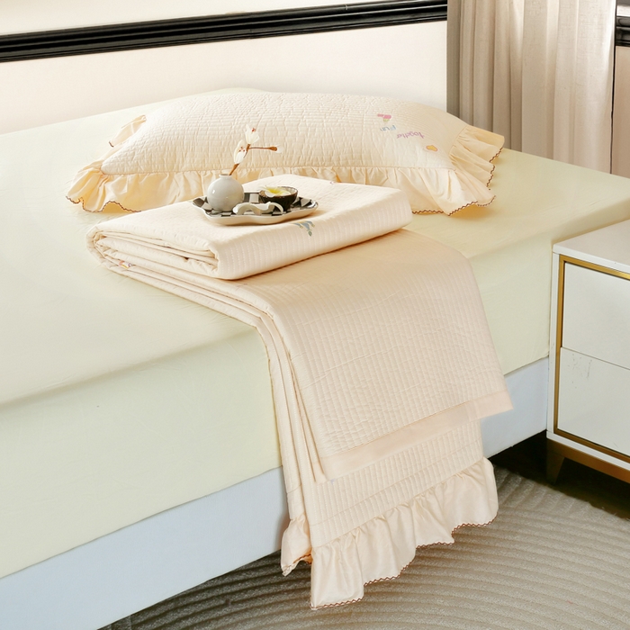 91家纺网 家纺一手货源 找家纺 OL家纺 2025新款全棉夹棉床盖三件套-芭比系列 杏仁黄