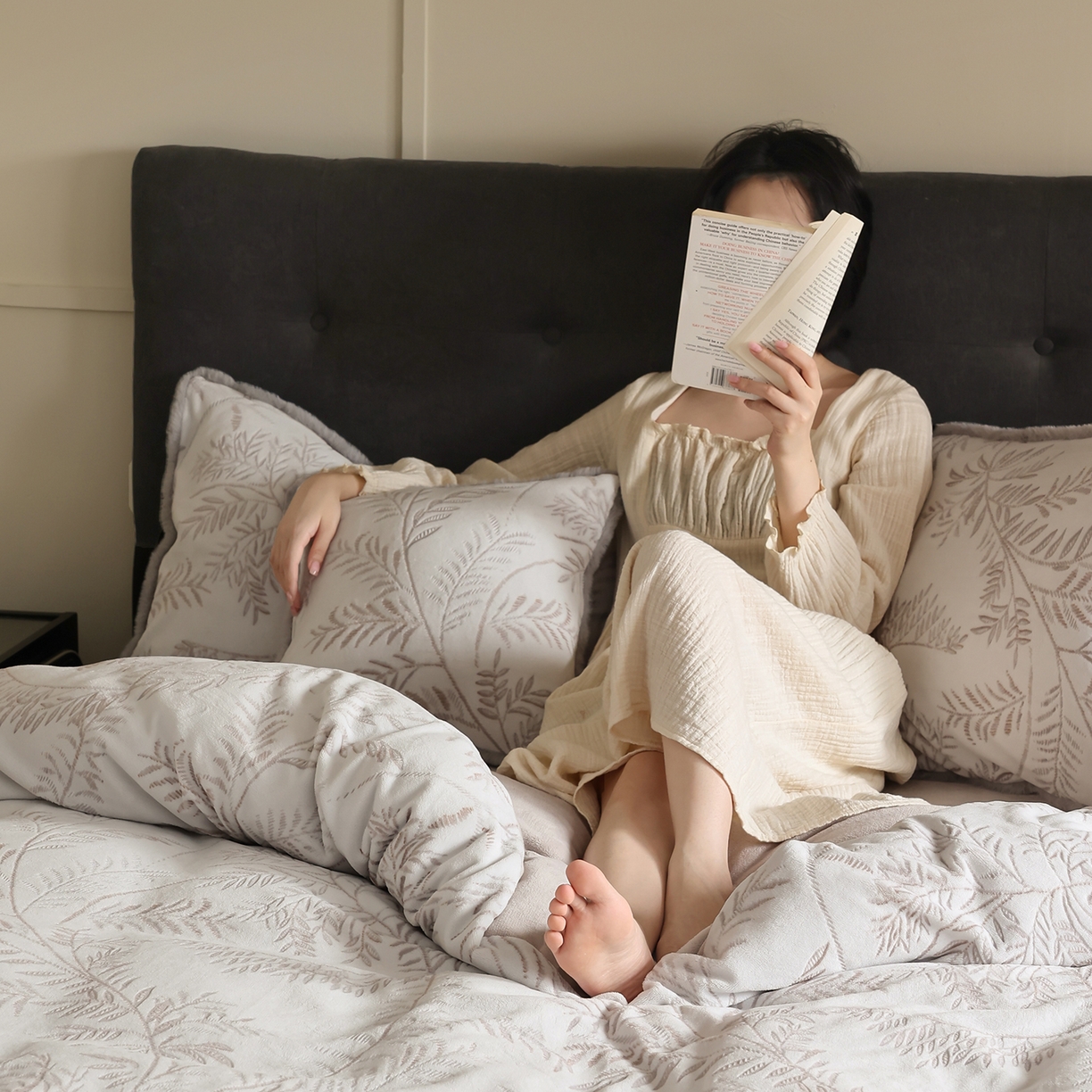 91家纺网 家纺一手货源 找家纺 （总）玉宇阁家居 2025新款230g高克重牛奶绒立体提花雕花四件套-雪松之境（178/248/268/268/268/288（券后控价） 床笠款套件可定制（适用于 10-22cm 高床垫））