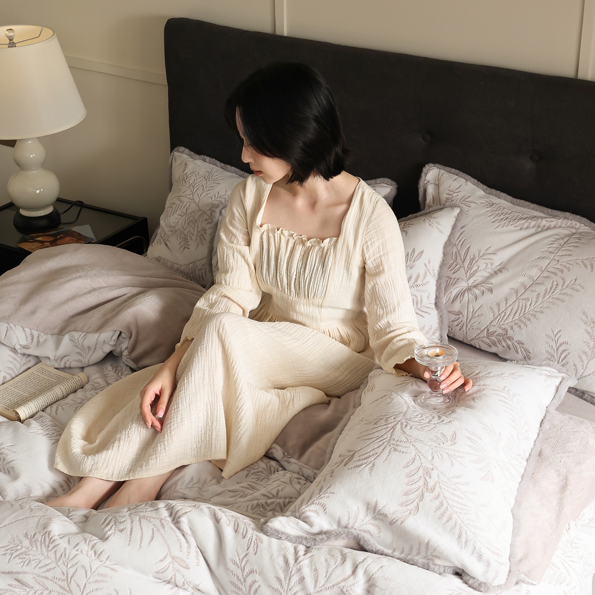 91家纺网 家纺一手货源 找家纺 （总）玉宇阁家居 2025新款230g高克重牛奶绒立体提花雕花四件套-雪松之境（178/248/268/268/268/288（券后控价） 床笠款套件可定制（适用于 10-22cm 高床垫））