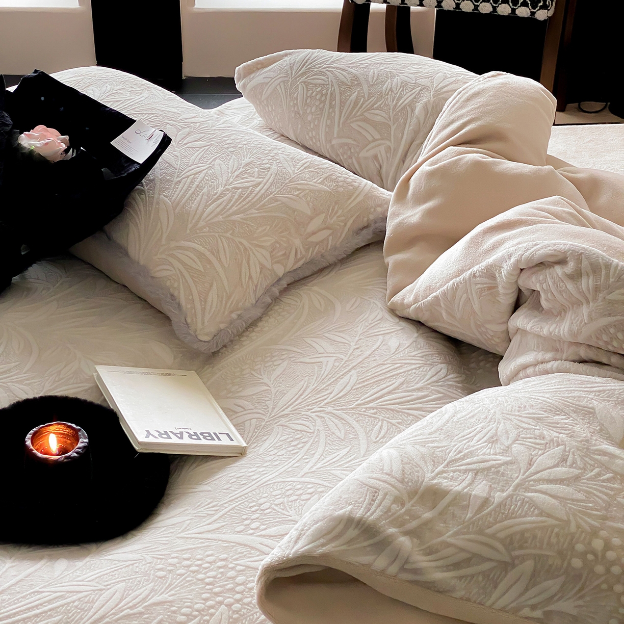 91家纺网 家纺一手货源 找家纺 （总）玉宇阁家居 2025新款230g高克重牛奶绒立体双色提花雕花四件套-云初（178/248/268/268/268/288（券后控价） 床笠款套件可定制（适用于 10-22cm 高床垫））