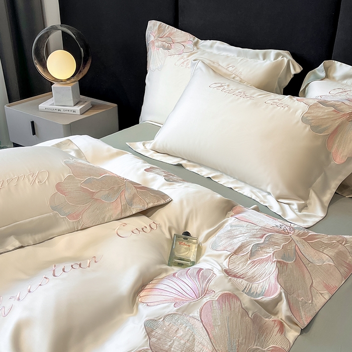 91家纺网 家纺一手货源 找家纺 置顶家纺 2025新款COCO小姐升级版水洗天丝四件套系列 COCO小姐升级版-白+繁星蓝