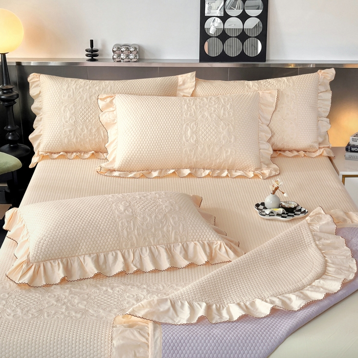 91家纺网 家纺一手货源 找家纺 OL家纺 2025新款全棉夹棉床盖三件套-欧花系列 杏仁黄