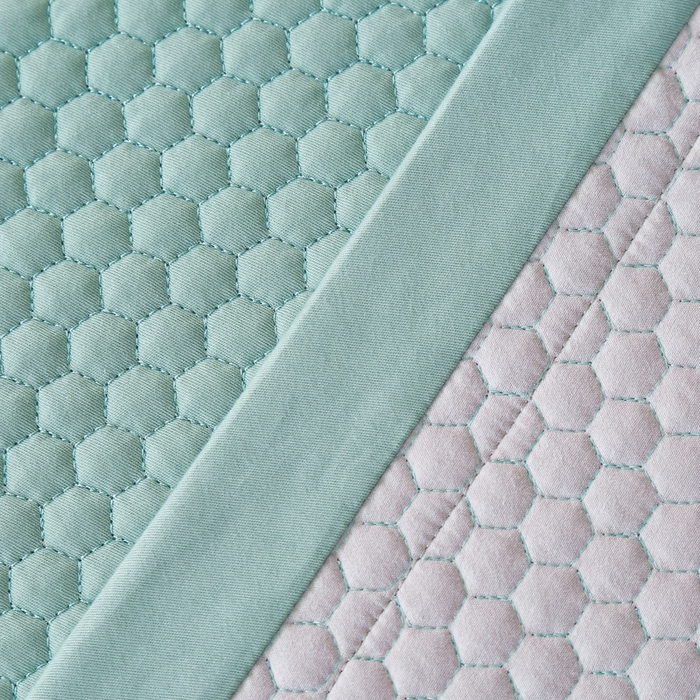 91家纺网 家纺一手货源 找家纺 OL家纺 2025新款全棉夹棉床盖三件套-欧花系列 品绿色