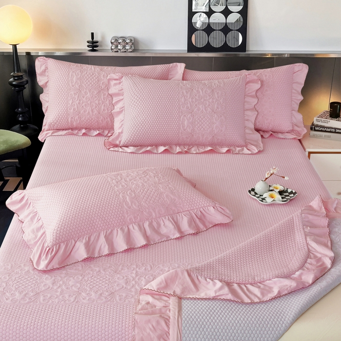 91家纺网 家纺一手货源 找家纺 OL家纺 2025新款全棉夹棉床盖三件套-欧花系列 桃夭粉