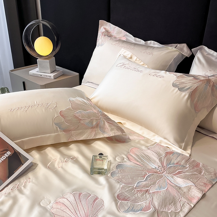 91家纺网 家纺一手货源 找家纺 置顶家纺 2025新款水洗天丝夏被四件套-coco小姐 COCO小姐-奶昔白