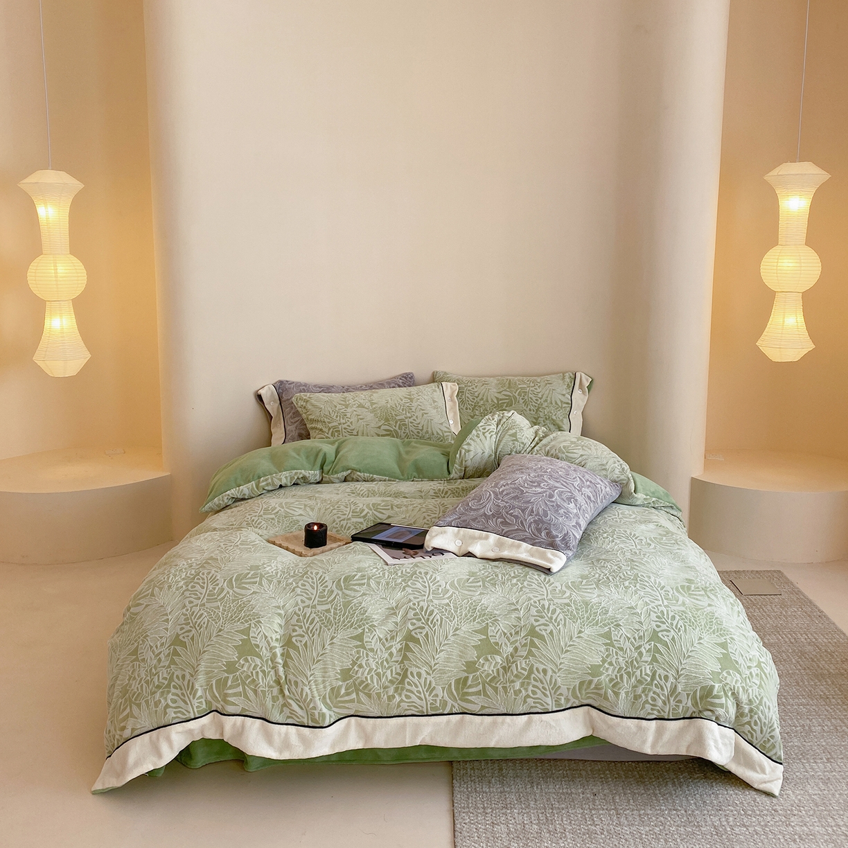 91家纺网 家纺一手货源 找家纺 玉宇阁家居 2025新款双色提花雕花牛奶绒四件套-云深查白（178/248/268/268/268/288（券后控价） 床笠款套件可定制（适用于 10-22cm 高床垫）） 云深查白-空山绿