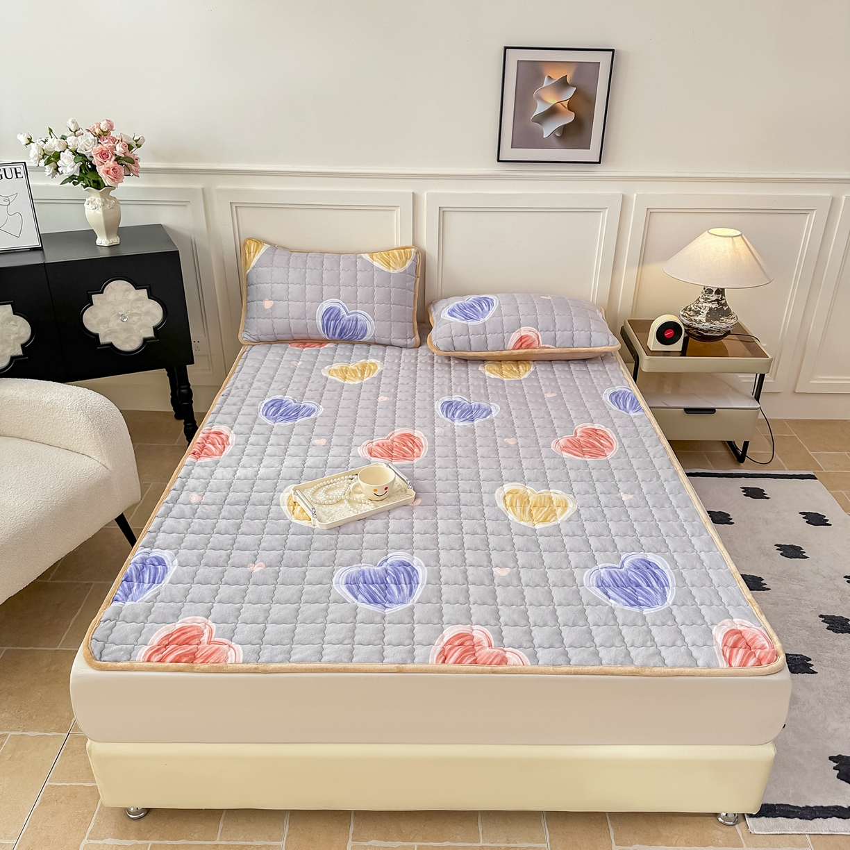 91家纺网 家纺一手货源 找家纺 棉森家纺 2025新款亲肤舒适高克重牛奶绒夹棉床褥床垫垫子 爱心蓝色