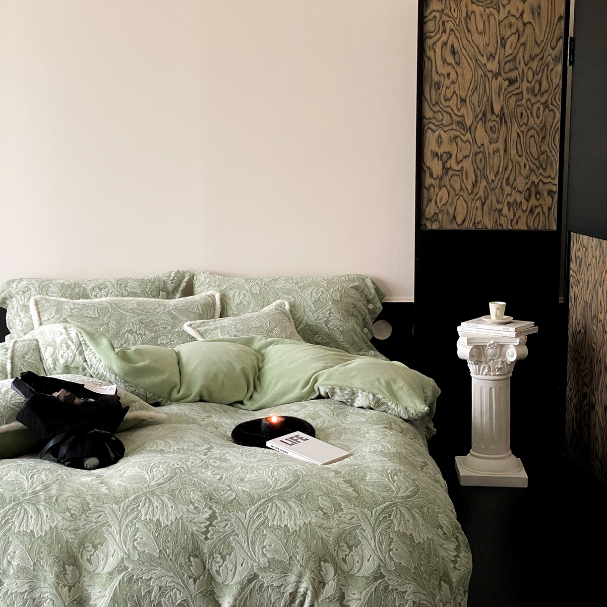 91家纺网 家纺一手货源 找家纺 （总）玉宇阁家居 2025新款双色提花雕花牛奶绒四件套-佩里斯午后（178/248/268/268/268/288（券后控价） 床笠款套件可定制（适用于 10-22cm 高床垫））