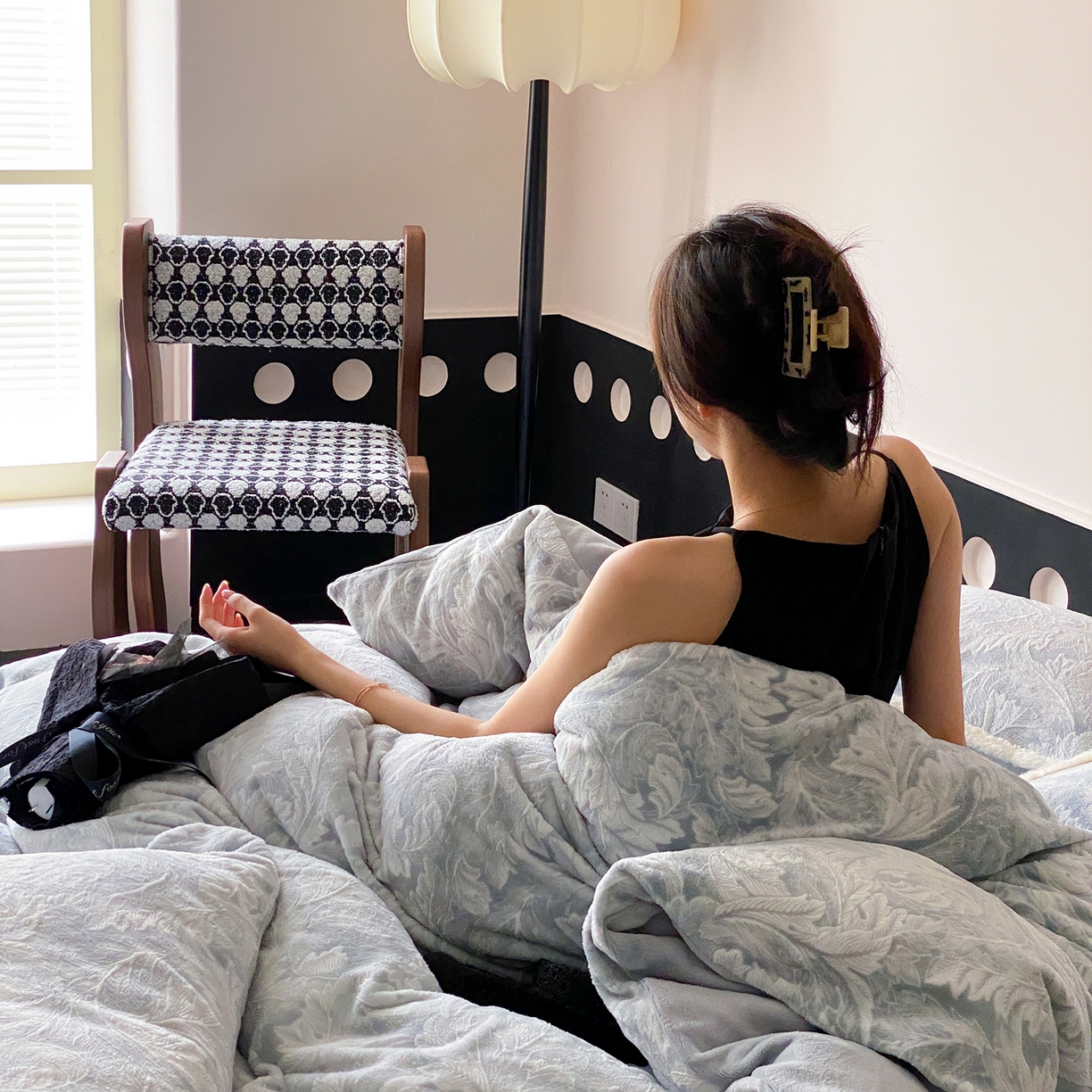 91家纺网 家纺一手货源 找家纺 玉宇阁家居 2025新款双色提花雕花牛奶绒四件套-佩里斯午后（178/248/268/268/268/288（券后控价） 床笠款套件可定制（适用于 10-22cm 高床垫）） 佩里斯午后-晴山蓝