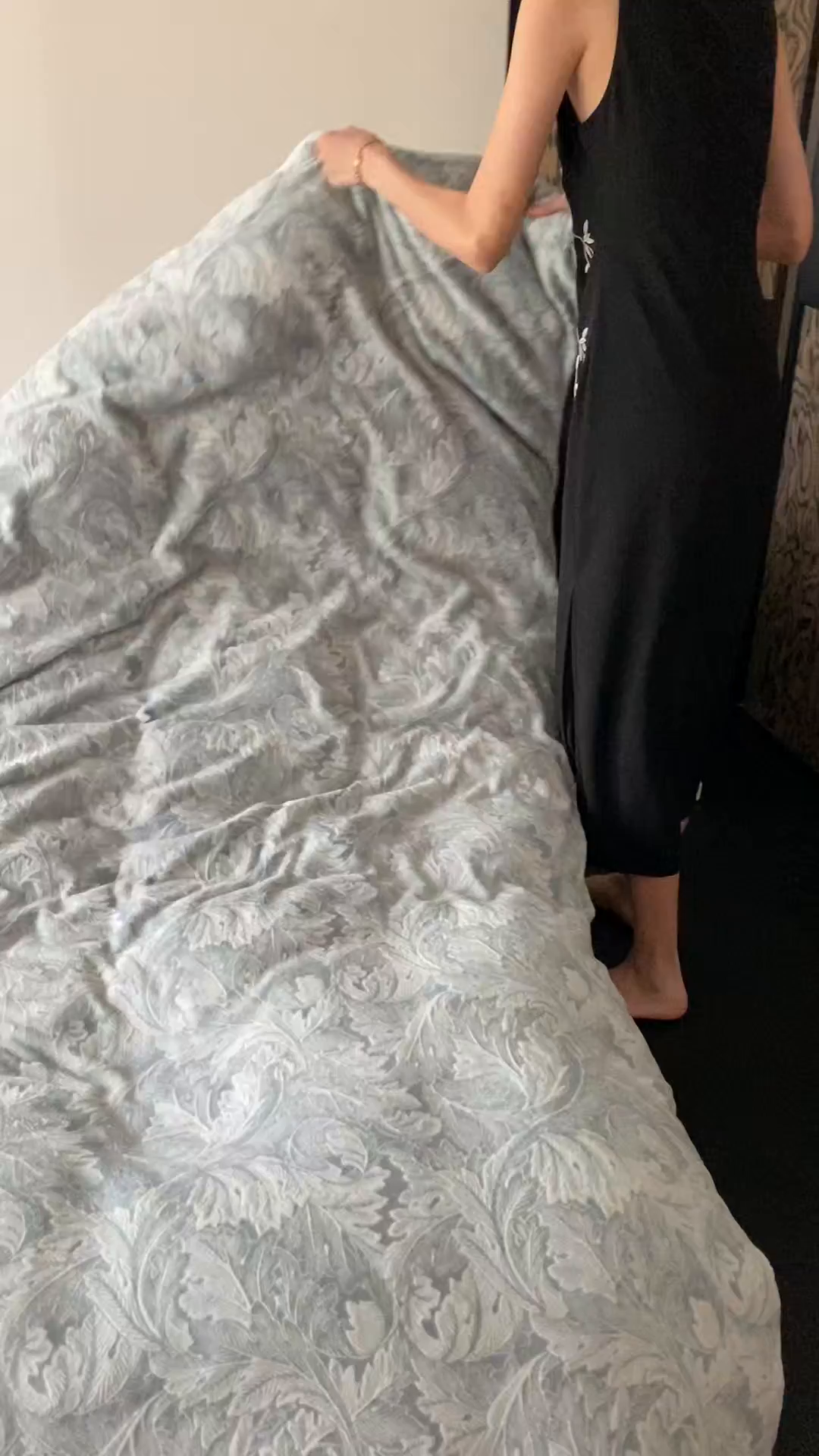 91家纺网 家纺一手货源 找家纺 玉宇阁家居 2025新款双色提花雕花牛奶绒四件套-佩里斯午后（178/248/268/268/268/288（券后控价） 床笠款套件可定制（适用于 10-22cm 高床垫）） 佩里斯午后-晴山蓝