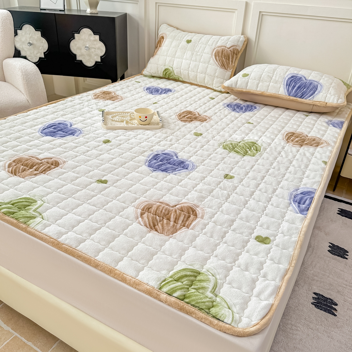 91家纺网 家纺一手货源 找家纺 棉森家纺 2025新款亲肤舒适高克重牛奶绒夹棉床褥床垫垫子 爱心奶白