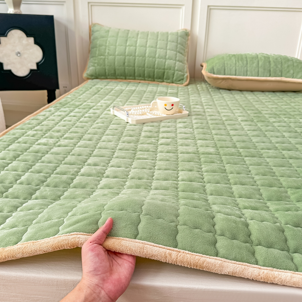 91家纺网 家纺一手货源 找家纺 棉森家纺 2025新款亲肤舒适高克重牛奶绒夹棉床褥床垫垫子 豆绿